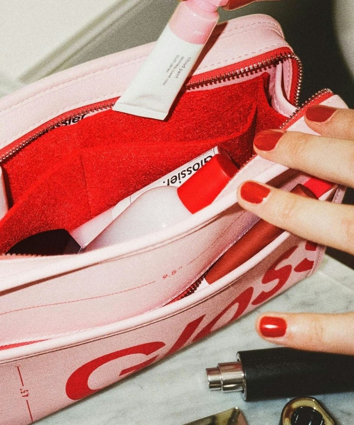 Best MakeUp Organiser Bags For Your Next Adventure Shopping Closer